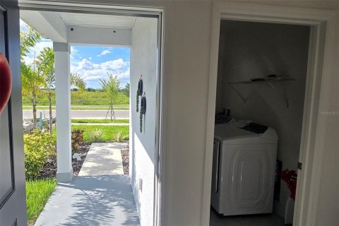 House in Haines City, Florida 3 bedrooms, 156.08 sq.m. № 1877273 - photo 7