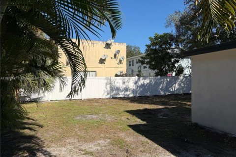 House in Fort Lauderdale, Florida 2 bedrooms, 81.01 sq.m. № 1967025 - photo 20