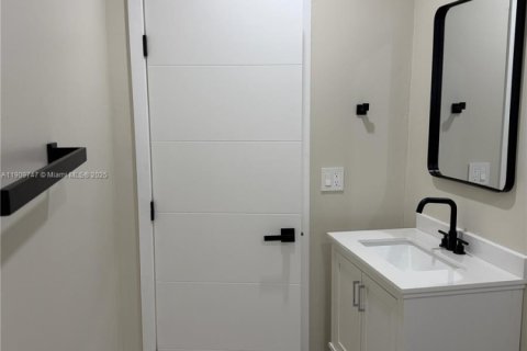 Villa ou maison à vendre à Fort Lauderdale, Floride: 2 chambres, 81.01 m2 № 1967025 - photo 14
