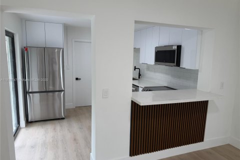 Villa ou maison à vendre à Fort Lauderdale, Floride: 2 chambres, 81.01 m2 № 1967025 - photo 5