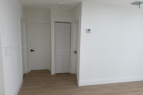 Villa ou maison à vendre à Fort Lauderdale, Floride: 2 chambres, 81.01 m2 № 1967025 - photo 9