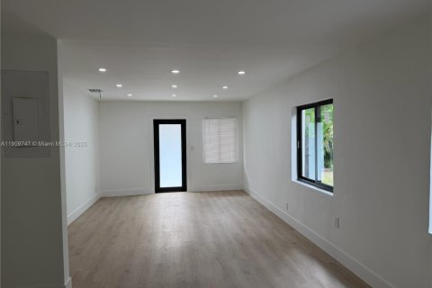 Villa ou maison à vendre à Fort Lauderdale, Floride: 2 chambres, 81.01 m2 № 1967025 - photo 15