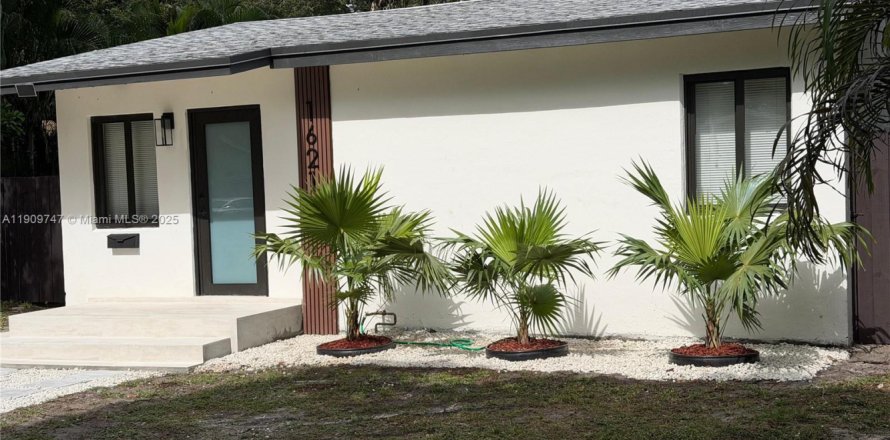 Villa ou maison à Fort Lauderdale, Floride 2 chambres, 81.01 m2 № 1967025