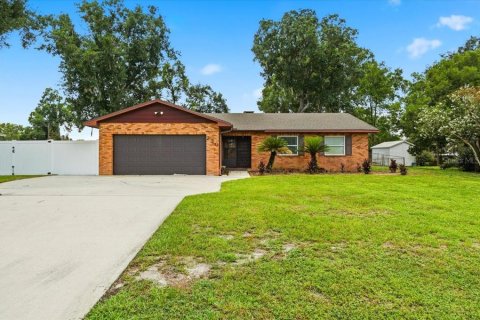 House in Lakeland, Florida 3 bedrooms, 134.43 sq.m. № 2199939 - photo 2