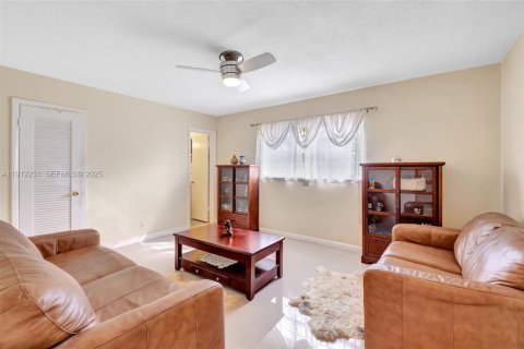 Купить кондоминиум в Холливуд, Флорида 2 спальни, 102.19м2, № 1985868 - фото 8