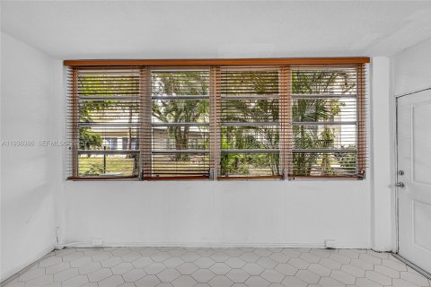 Copropriété à vendre à Lauderdale Lakes, Floride: 2 chambres, 89.19 m2 № 1994273 - photo 22