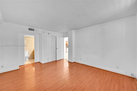 Copropriété à vendre à Lauderdale Lakes, Floride: 2 chambres, 89.19 m2 № 1994273 - photo 14