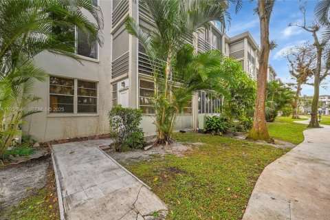Copropriété à vendre à Lauderdale Lakes, Floride: 2 chambres, 89.19 m2 № 1994273 - photo 30