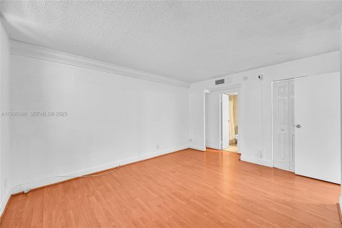 Copropriété à vendre à Lauderdale Lakes, Floride: 2 chambres, 89.19 m2 № 1994273 - photo 15