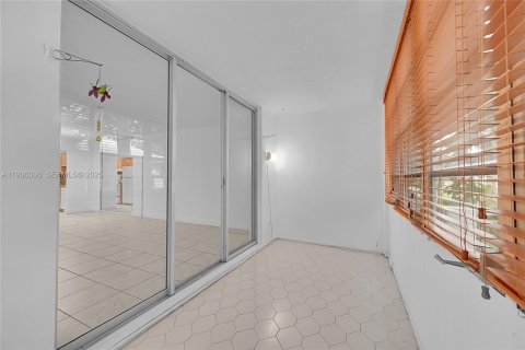 Copropriété à vendre à Lauderdale Lakes, Floride: 2 chambres, 89.19 m2 № 1994273 - photo 26