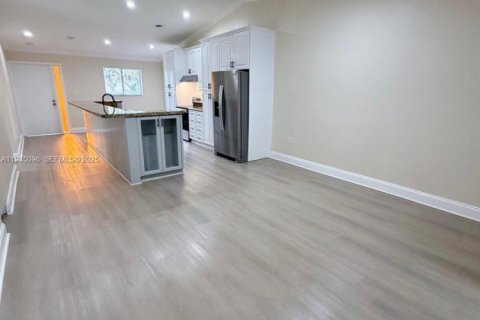 Casa en venta en Coral Springs, Florida, 2 dormitorios, 92.9 m2 № 1993345 - foto 4