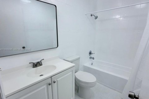 Casa en venta en Coral Springs, Florida, 2 dormitorios, 92.9 m2 № 1993345 - foto 15