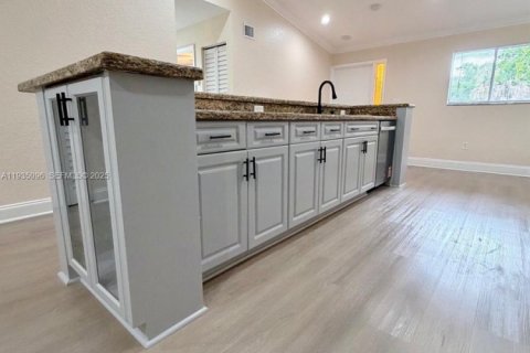 Casa en venta en Coral Springs, Florida, 2 dormitorios, 92.9 m2 № 1993345 - foto 9