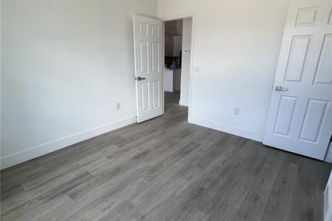 House in Poinciana, Florida 3 bedrooms, 98.1 sq.m. № 2217820 - photo 2