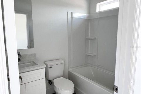 House in Poinciana, Florida 3 bedrooms, 98.1 sq.m. № 2217820 - photo 4