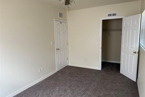 House in Saint Petersburg, Florida 4 bedrooms, 139.35 sq.m. № 1888705 - photo 14