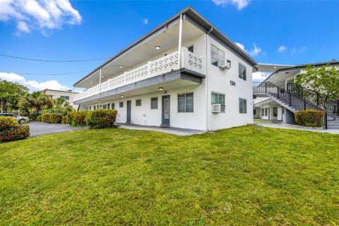 Commercial property in Margate, Florida № 2074975 - photo 5