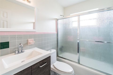 Commercial property in Margate, Florida № 2074975 - photo 21