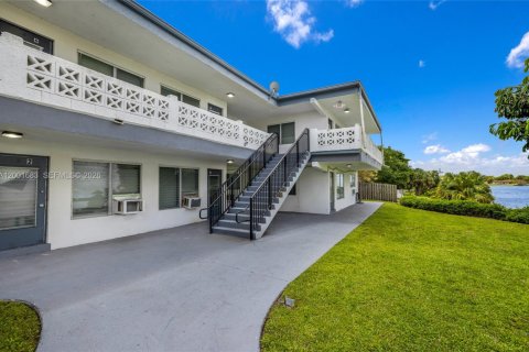 Commercial property in Margate, Florida № 2074975 - photo 7