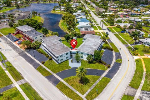 Commercial property in Margate, Florida № 2074975 - photo 24