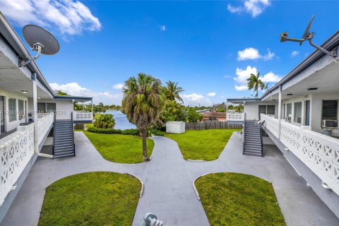 Commercial property in Margate, Florida № 2074975 - photo 9