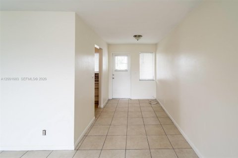 Commercial property in Margate, Florida № 2074975 - photo 12