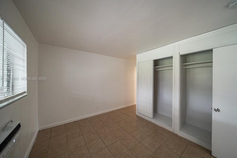 Commercial property in Margate, Florida № 2074975 - photo 20