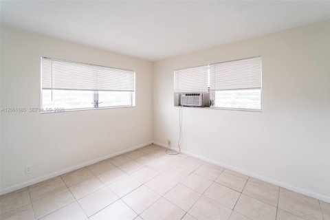 Commercial property in Margate, Florida № 2074975 - photo 19