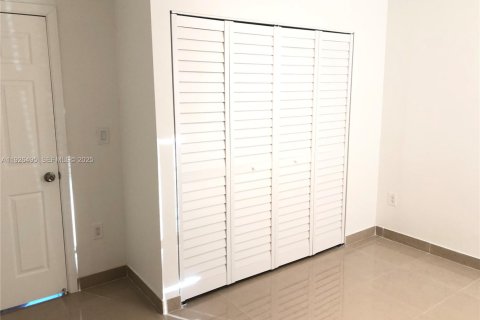 Immobilier commercial à louer à North Miami Beach, Floride: 1 chambre, 152.64 m2 № 1986415 - photo 5