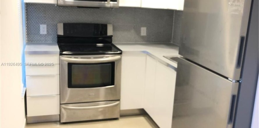 Immobilier commercial à North Miami Beach, Floride 1 chambre, 152.64 m2 № 1986415