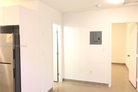 Immobilier commercial à louer à North Miami Beach, Floride: 1 chambre, 152.64 m2 № 1986415 - photo 4