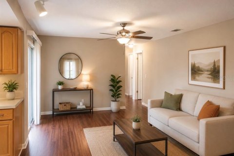 House in Winter Park, Florida 3 bedrooms, 154.87 sq.m. № 2220900 - photo 2