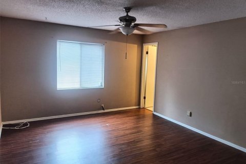 House in Winter Park, Florida 3 bedrooms, 154.87 sq.m. № 2220900 - photo 10