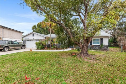 House in Orlando, Florida 3 bedrooms, 132.94 sq.m. № 2106188 - photo 20