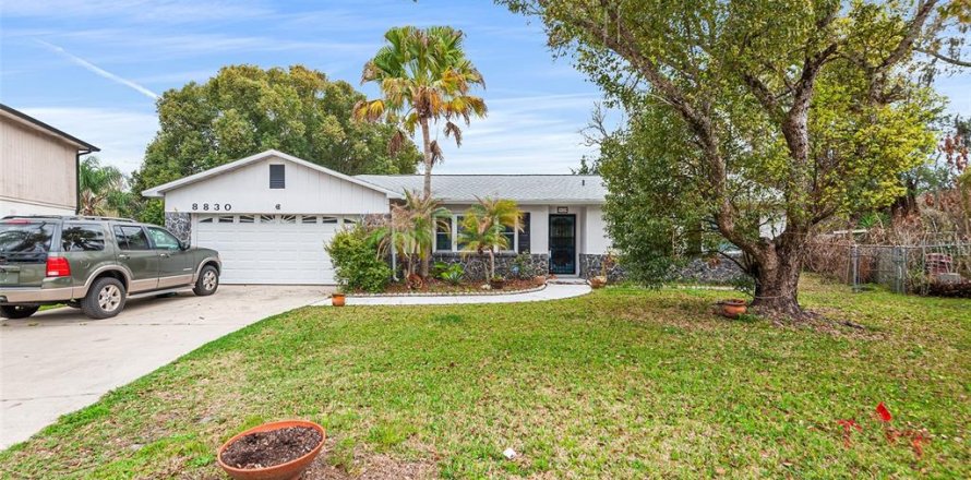 House in Orlando, Florida 3 bedrooms, 132.94 sq.m. № 2106188