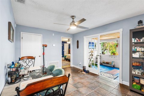 House in Orlando, Florida 3 bedrooms, 132.94 sq.m. № 2106188 - photo 5