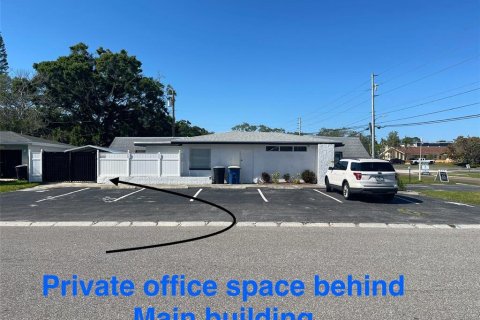 Propiedad comercial en alquiler en Clearwater, Florida, 23.23 m2 № 1912922 - foto 3