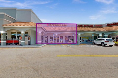 Commercial property in Miami, Florida № 1863574 - photo 5