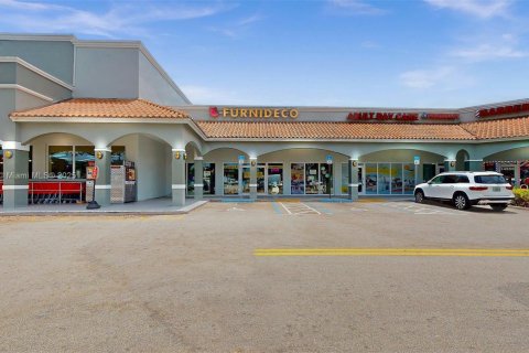 Commercial property in Miami, Florida № 1863574 - photo 6