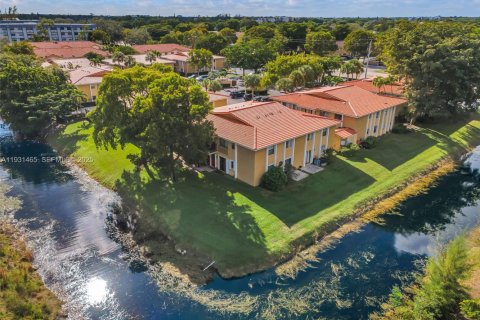 Condo in Coral Springs, Florida, 2 bedrooms  № 1991747 - photo 20