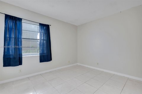 Condo in Coral Springs, Florida, 2 bedrooms  № 1991747 - photo 14