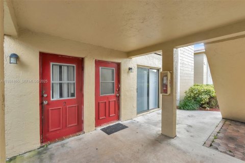 Condo in Coral Springs, Florida, 2 bedrooms  № 1991747 - photo 22