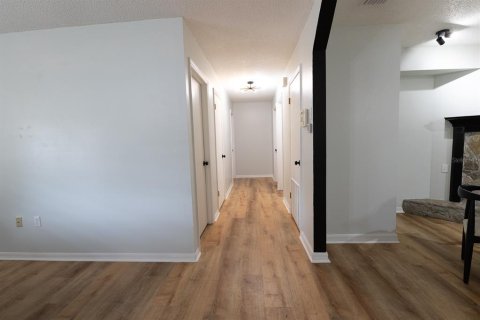 Villa ou maison à vendre à Fruitland Park, Floride: 4 chambres, 261.33 m2 № 2139739 - photo 22