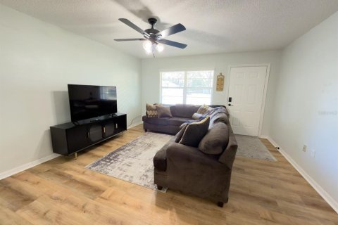Villa ou maison à vendre à Fruitland Park, Floride: 4 chambres, 261.33 m2 № 2139739 - photo 8