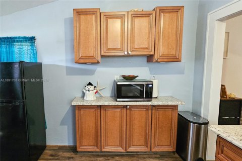 House in Dania Beach, Florida 3 bedrooms, 75.81 sq.m. № 1943887 - photo 16
