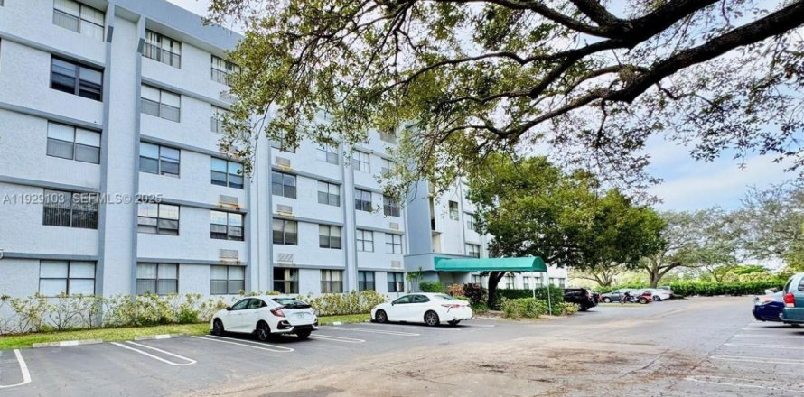 Condo in Coral Springs, Florida, 1 bedroom  № 2078886