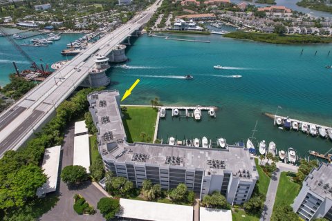 Condo in Jupiter, Florida, 2 bedrooms  № 2082140 - photo 17
