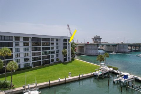 Condo in Jupiter, Florida, 2 bedrooms  № 2082140 - photo 19