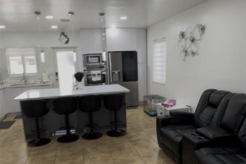 Casa en venta en Homestead, Florida, 3 dormitorios, 106.65 m2 № 2000267 - foto 6