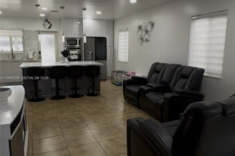 Casa en venta en Homestead, Florida, 3 dormitorios, 106.65 m2 № 2000267 - foto 5